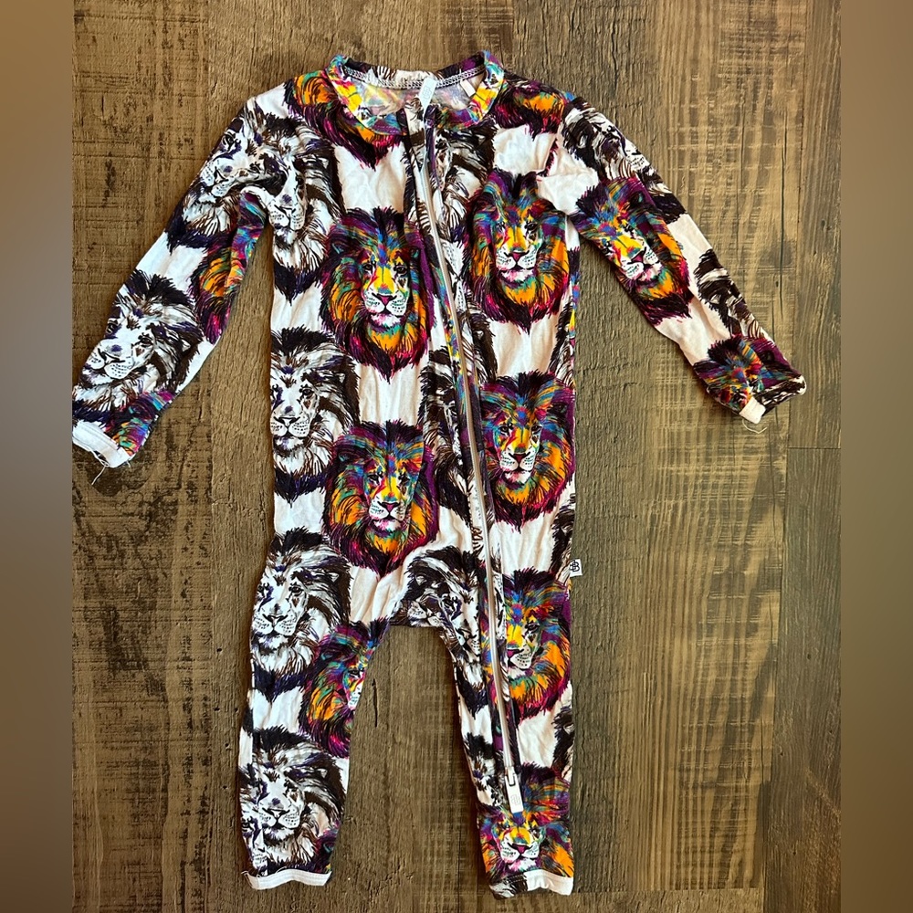 Little bum bums aka Bums and Roses bamboo pajama onesie 3-6mo You Ain’t Lion